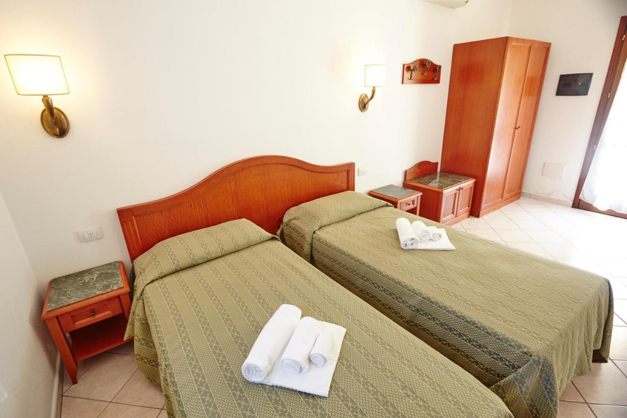 Hotel Cala Mirto Budoni Bagian luar foto