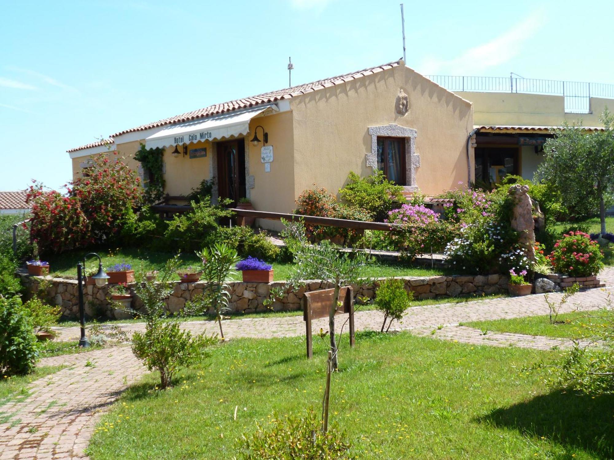 Hotel Cala Mirto Budoni Bagian luar foto